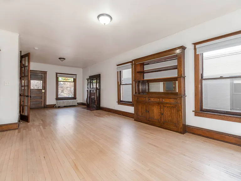 1110 Saint Paul St — Photo 12