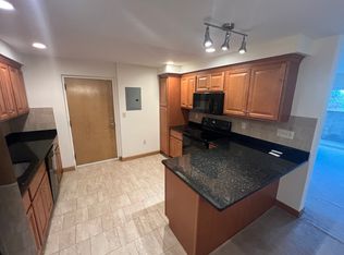 2344 Commonwealth Ave APT 13, Auburndale, MA 02466