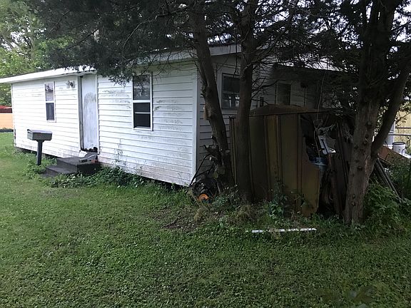 3rd image of 805 1/2 Bay St