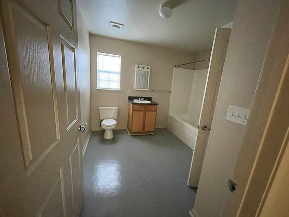 5th image of 216 Hudson Ln
