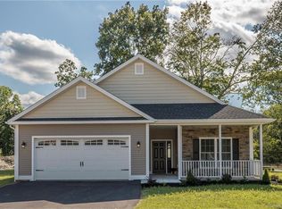 22 Henry Dr, Plainfield, CT 06354