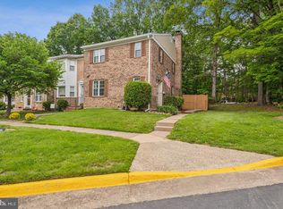 9112 Galbreth Ct, Springfield, VA 22153