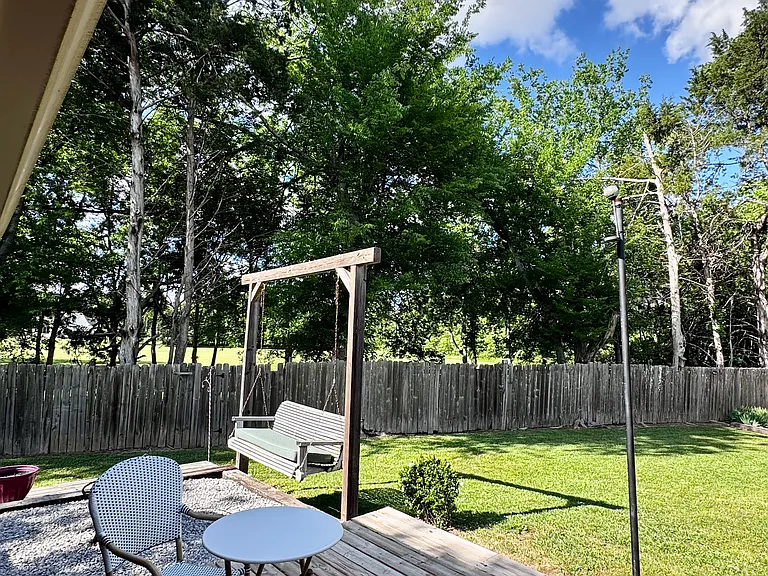 602 Huntington Dr — Photo 16