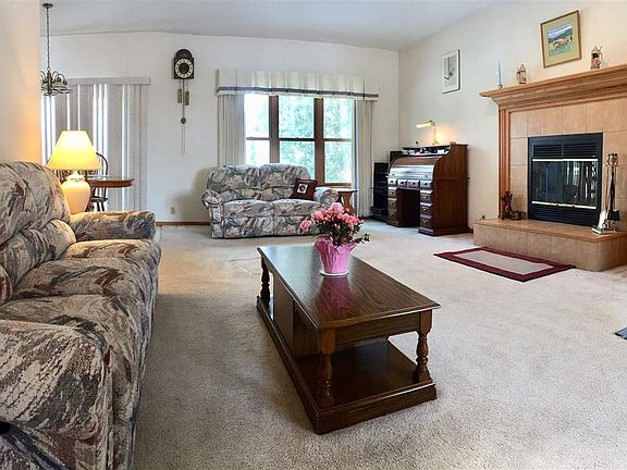 2nd image of 2318 Yorkshire Dr