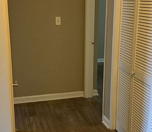 5th image of 406 Charleston Ln