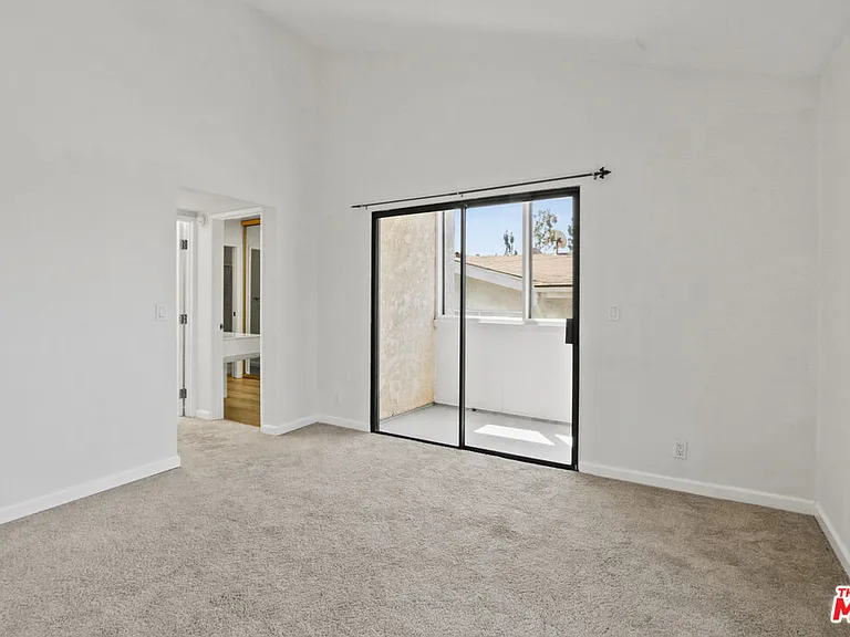 11064 La Grange Ave #4 — Photo 13