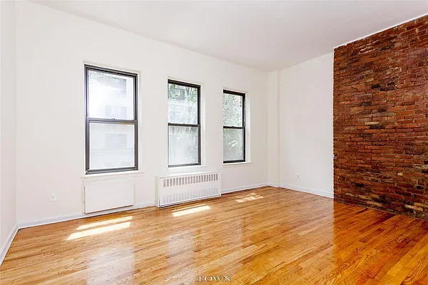 Rented by Triumph Property Group | media 8