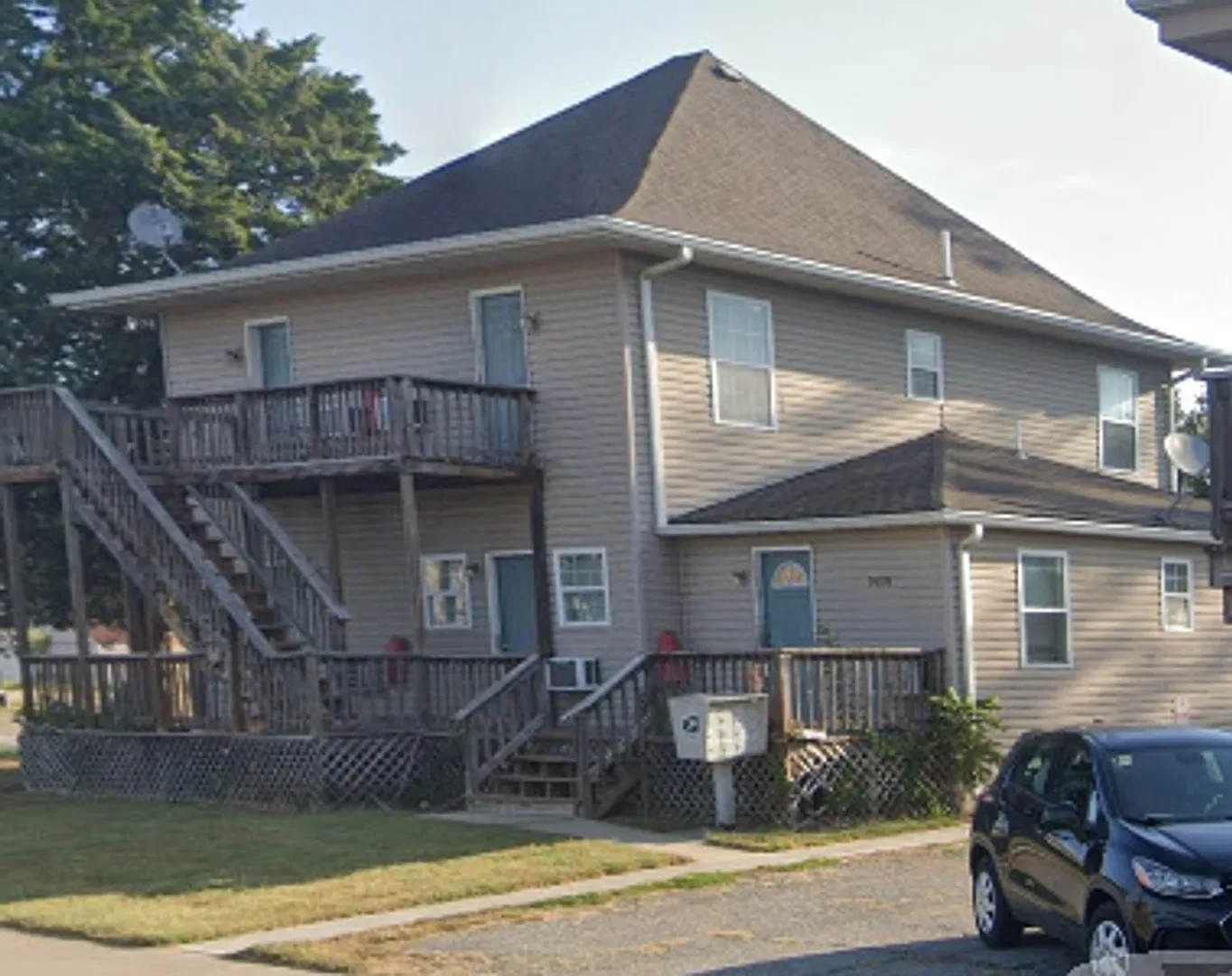 1409 S Broadway — Photo 1