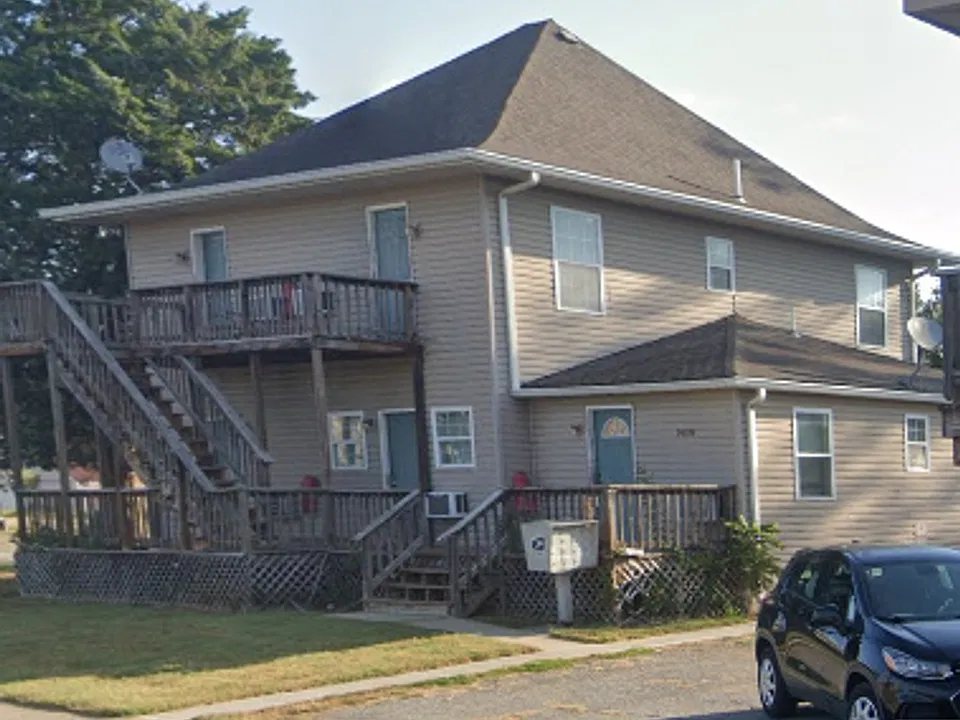 1409 S Broadway