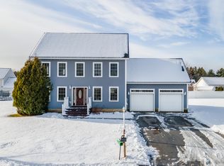 90 Rolling Meadow Dr, Bangor, ME 04401