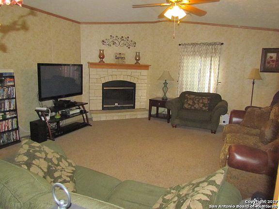 5th image of 225 Encino Torcido