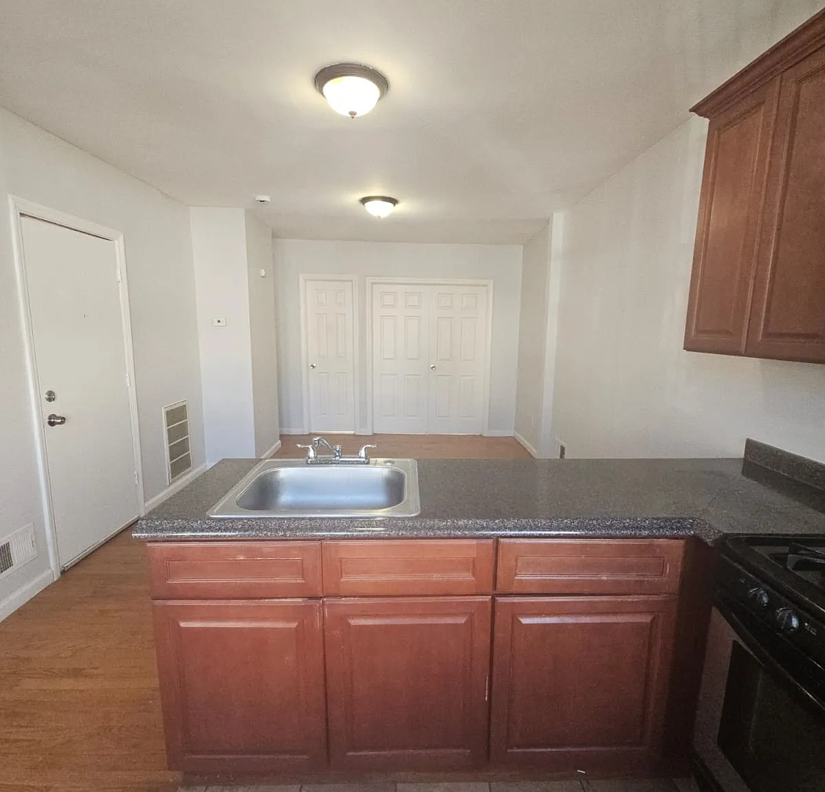 1 bed, $1,400 — Photo 2
