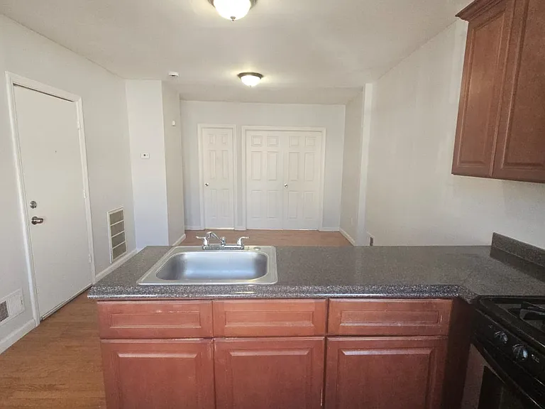 178 Dickerson St #1 — Photo 2