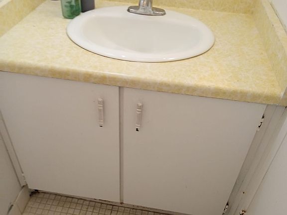 4th image of 25 Sunrise Ave #202
