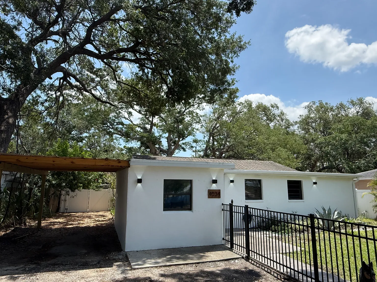 4034 S West Shore Blvd — Photo 1
