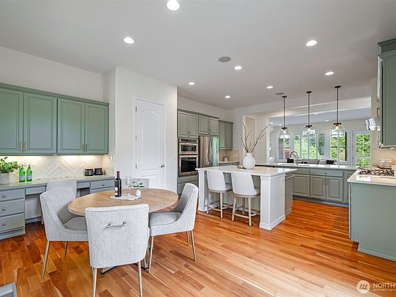 5th image of 12428 232nd Terrace NE