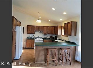 2229 Hermitage Ln, Janesville, WI 53546