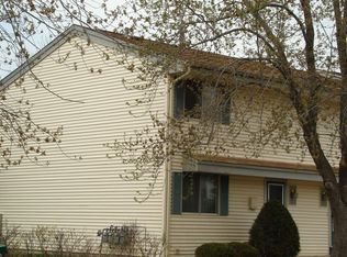 2371 Mailand Ct, Maplewood, MN 55119