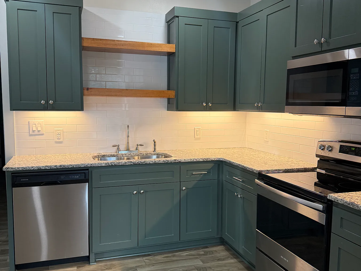 3 bed, $1,549 — Photo 4