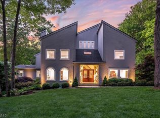 8 Block Ct, Randolph, NJ 07869