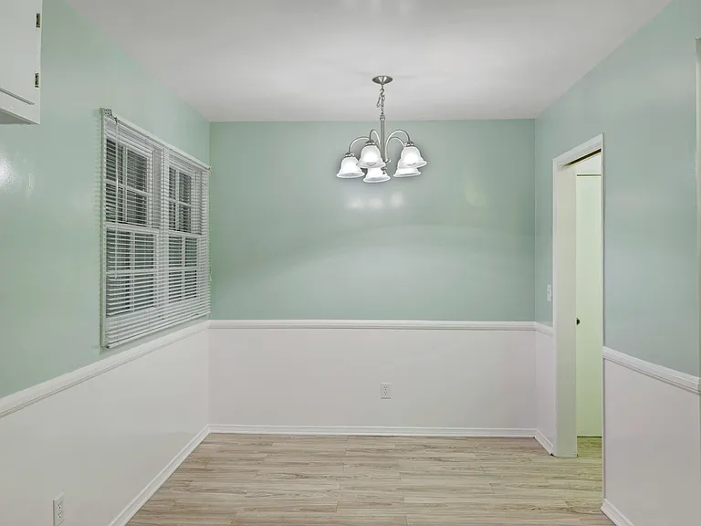 9767 Rhea Ave — Photo 10