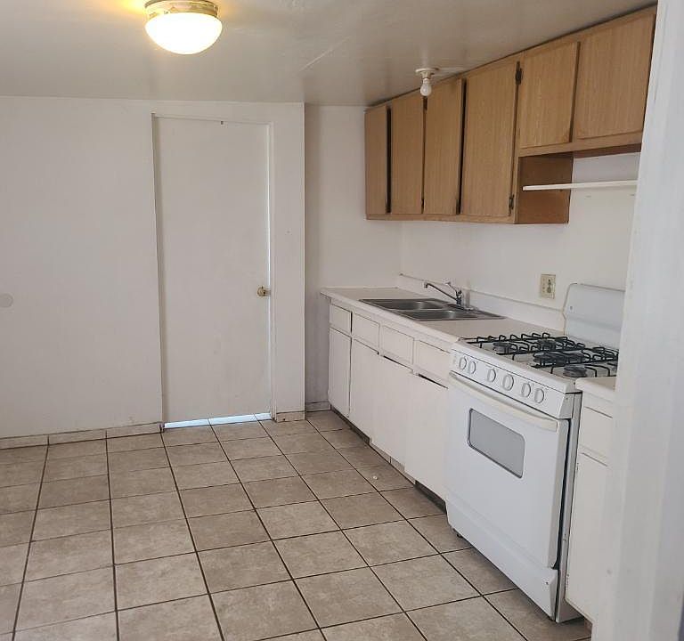 1st image of 18356 E Bellefont Dr