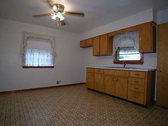 4th image of 2716 Pindell Ave