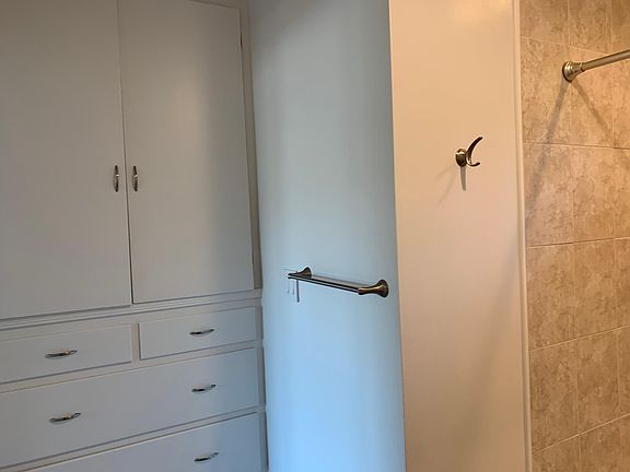 2nd image of 1412 Bath St APT A