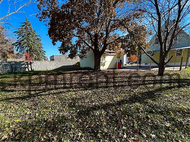 2113 Oakland Avenue East - 1 — Photo 4