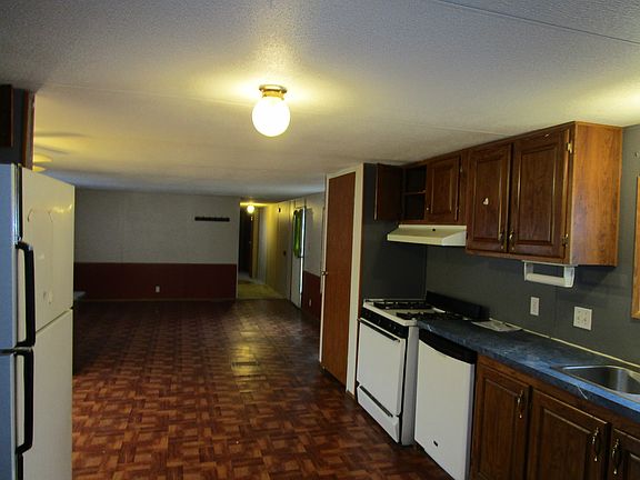 2nd image of 141 Delaware Cir