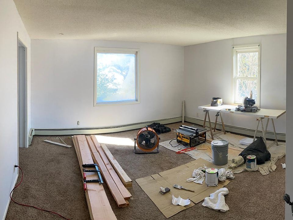 Front entrance, living room and nook