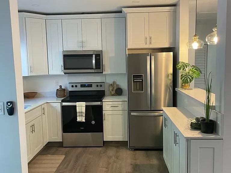2915 Center St #2917 — Photo 2