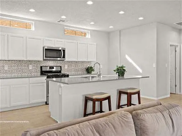 (undisclosed Address), Los Lunas, NM 87031