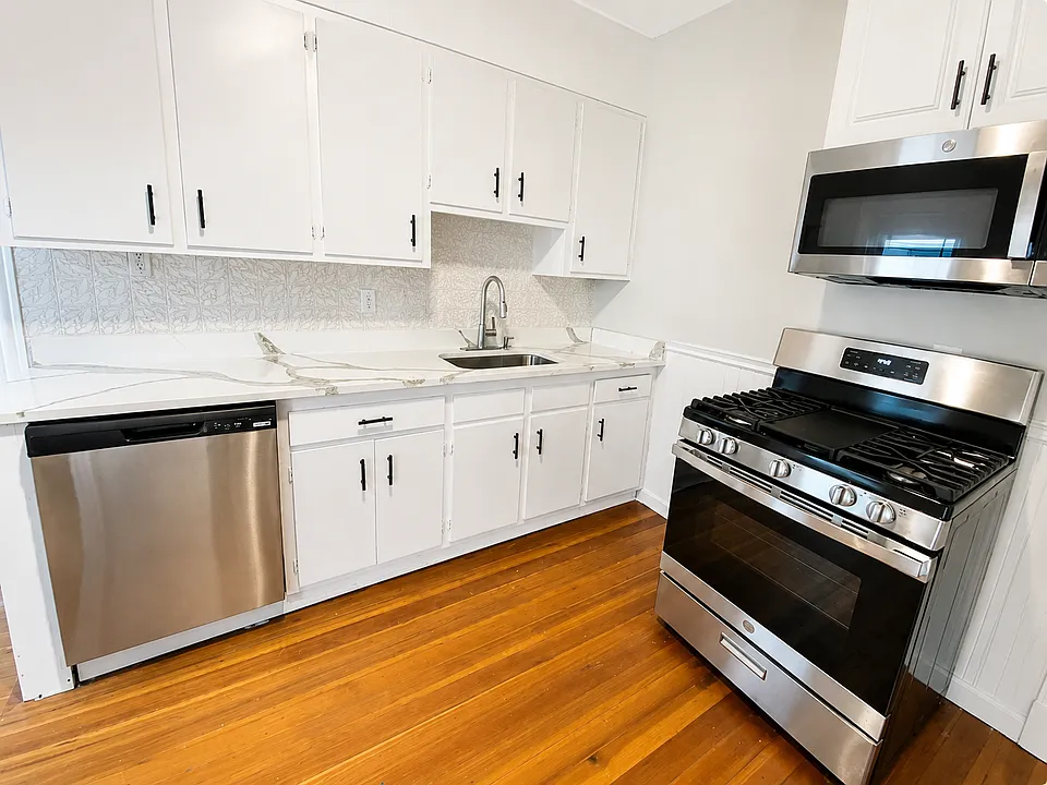 20 Dowse St #3