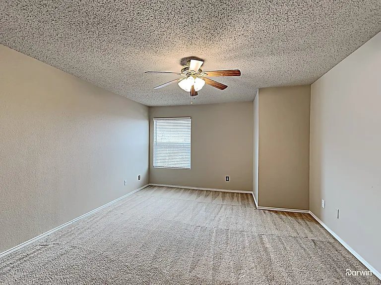 4050 Hunters Creek Dr — Photo 13