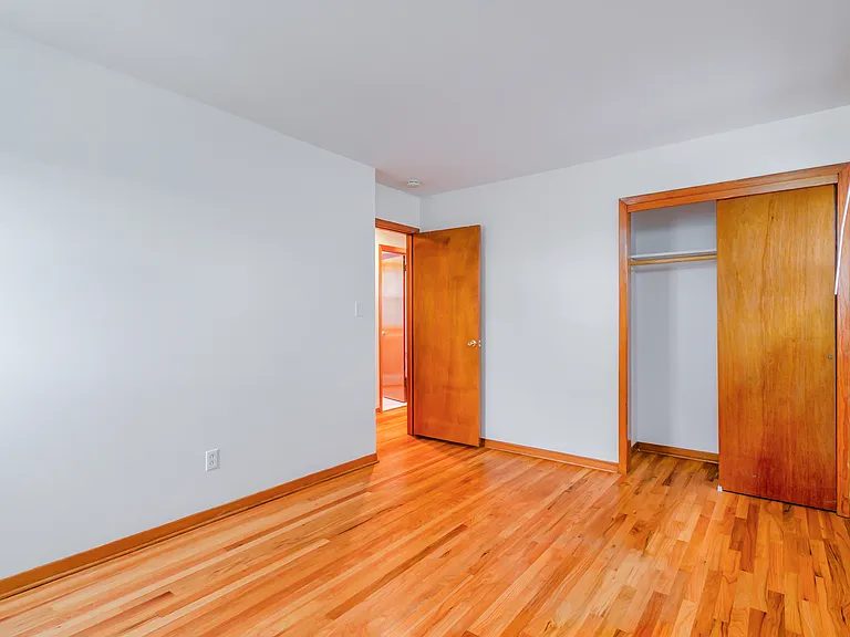 180 W 3rd St #2 — Photo 8
