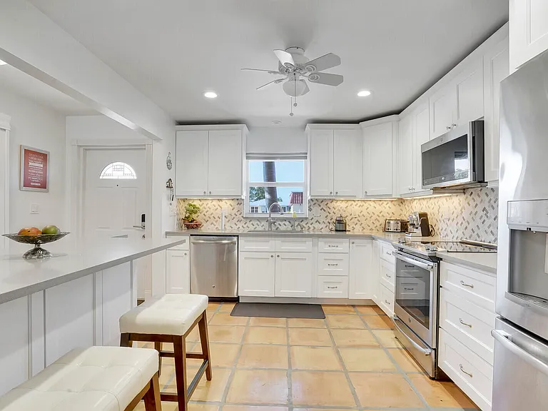 772 Nantucket Cir #B — Photo 7