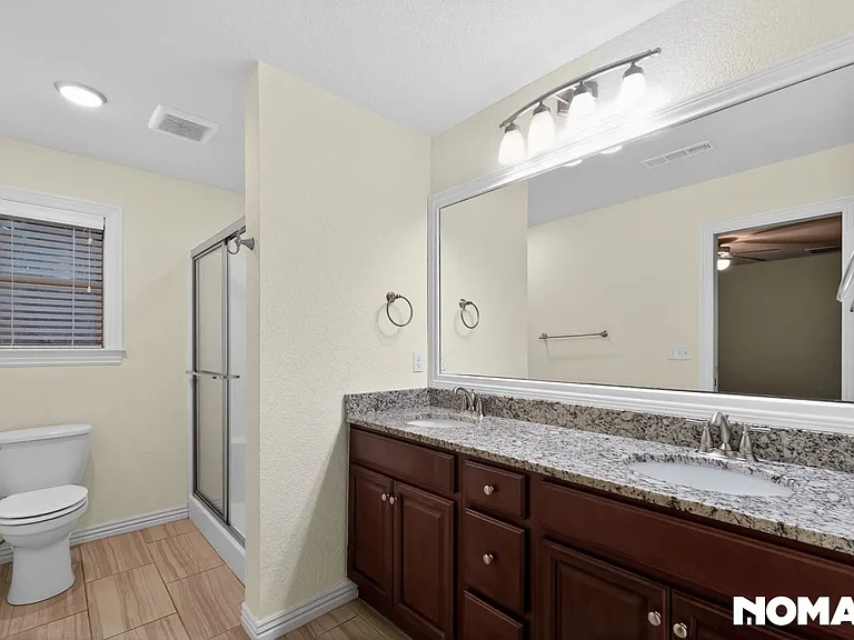 2088 E Custer Ln — Photo 25