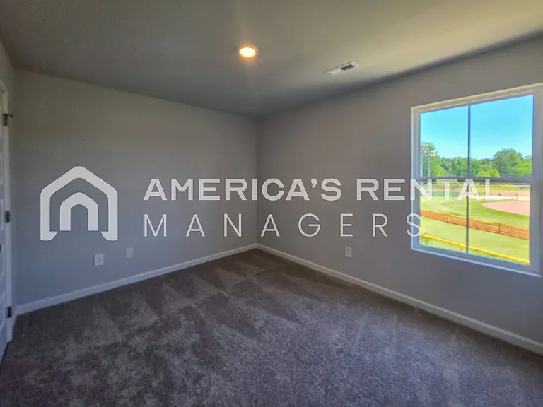 4111 Hudson Ct — Photo 36