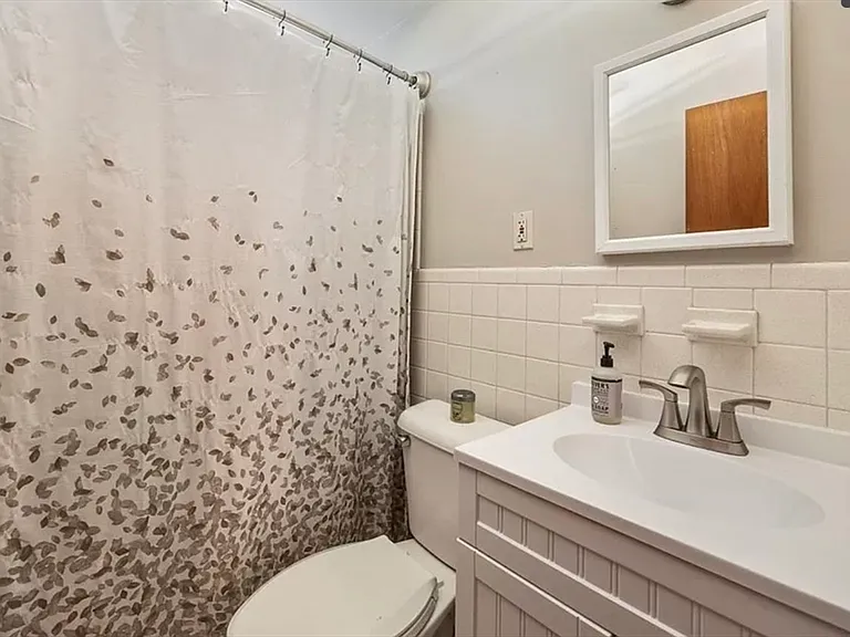 11 Boyden St #1 — Photo 11