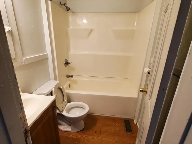 716 Brook Park Dr — Photo 6