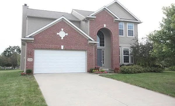 4 bed, 2.5 bath, 3302 sqft, $3,100 — Photo 1