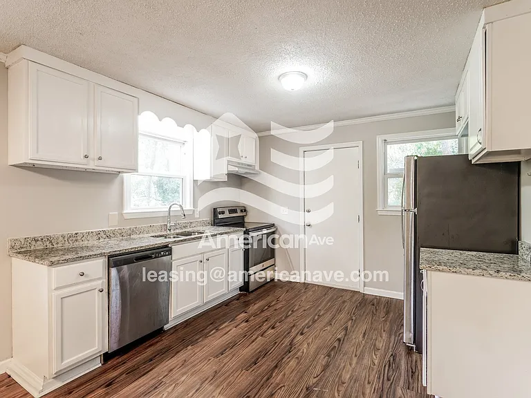 774286_006_kitchen_6.jpg
