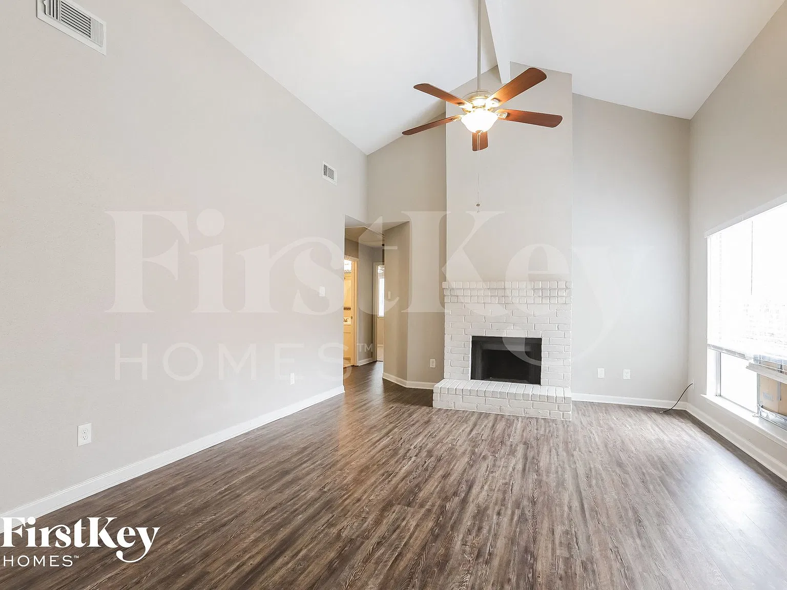 3 bed, 2.0 bath, 1160 sqft, $1,865 — Photo 3