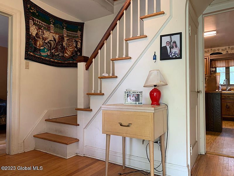 4th image of 80 Glenridge Road
