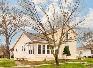 221 W Whitley St, Churubusco, IN 46723