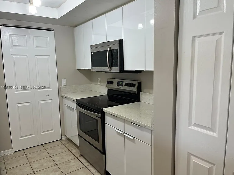 4171 N Haverhill Rd #1013 — Photo 7