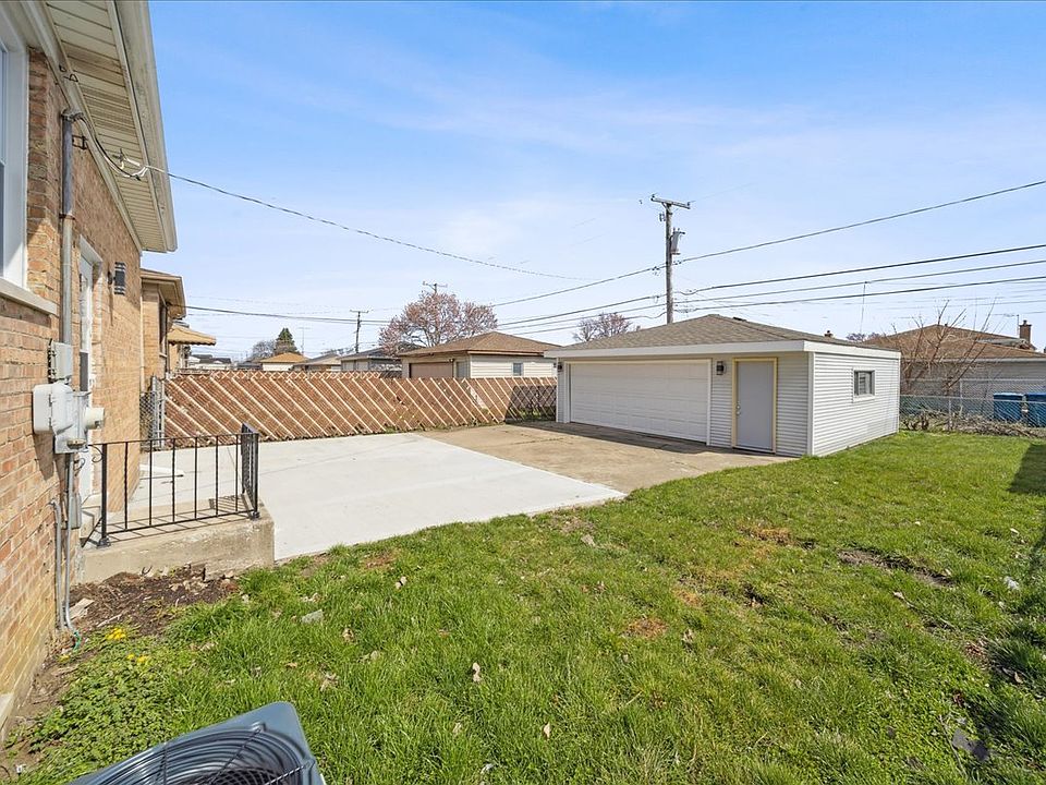 2nd image of 449 Saginaw Ave