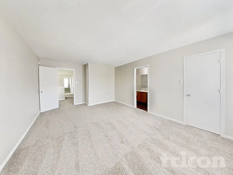 2720 Redland Ln — Photo 7