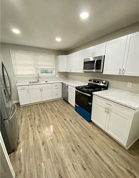 2137 Bolling St — Photo 8